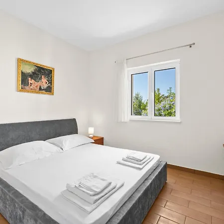 Cozy In Kalebova Luka With Kitchen * Razanj