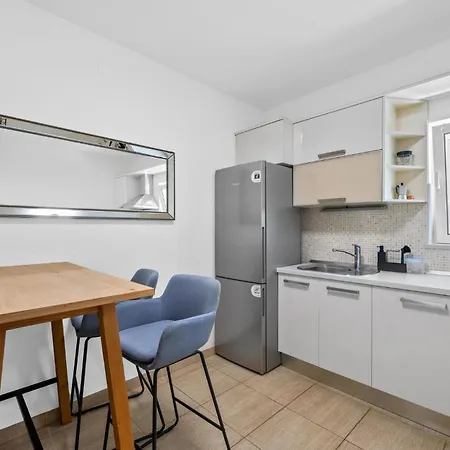 Cozy In Kalebova Luka With Kitchen Holiday home *