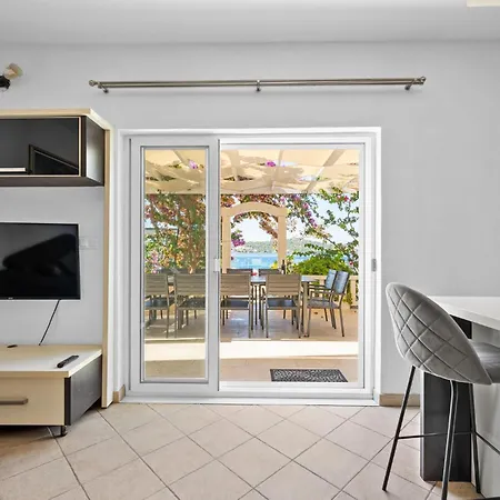 Cozy In Kalebova Luka With Kitchen Holiday home Razanj
