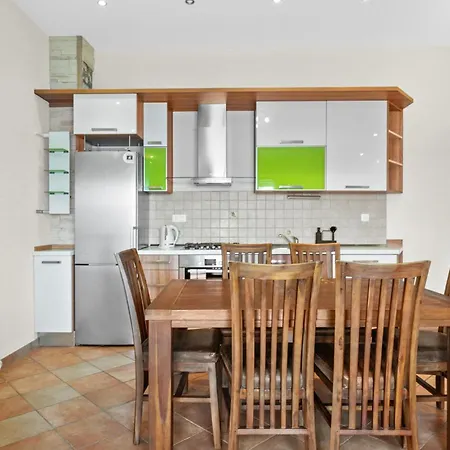 Cozy In Kalebova Luka With Kitchen Razanj