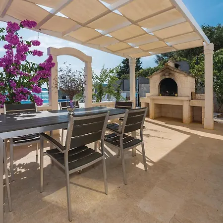 Cozy In Kalebova Luka With Kitchen *