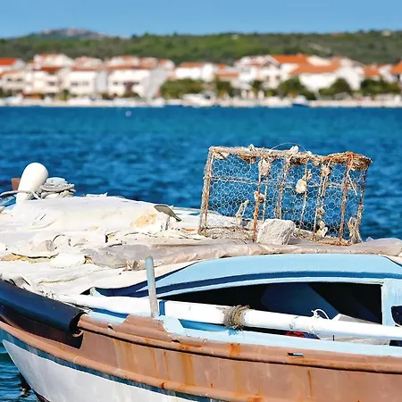 Vakantiehuis Awesome In Kalebova Luka