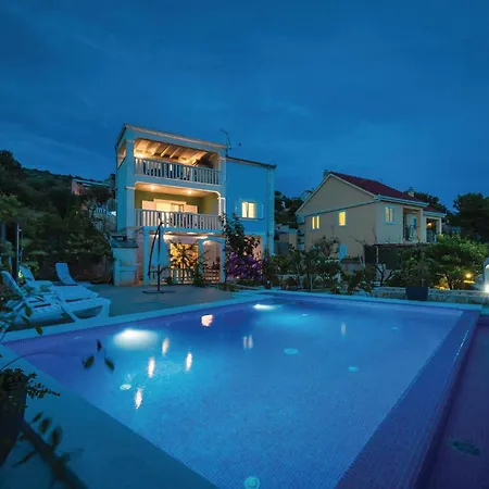Holiday home Cozy In Kalebova Luka With Kitchen