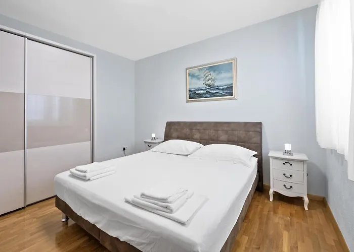 Holiday home Awesome In Kalebova Luka *