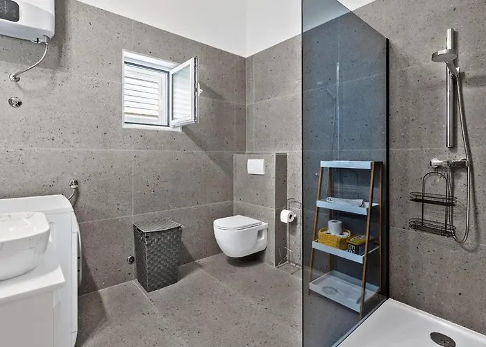 Awesome In Kalebova Luka