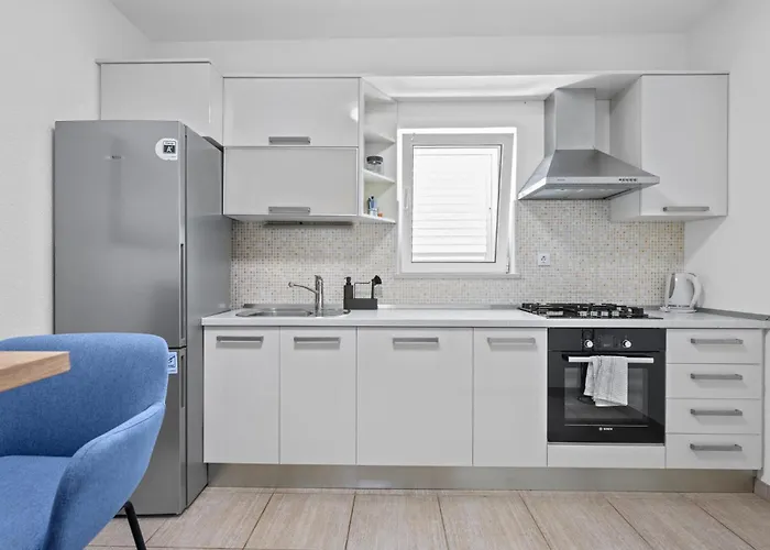 Feriehus Awesome In Kalebova Luka