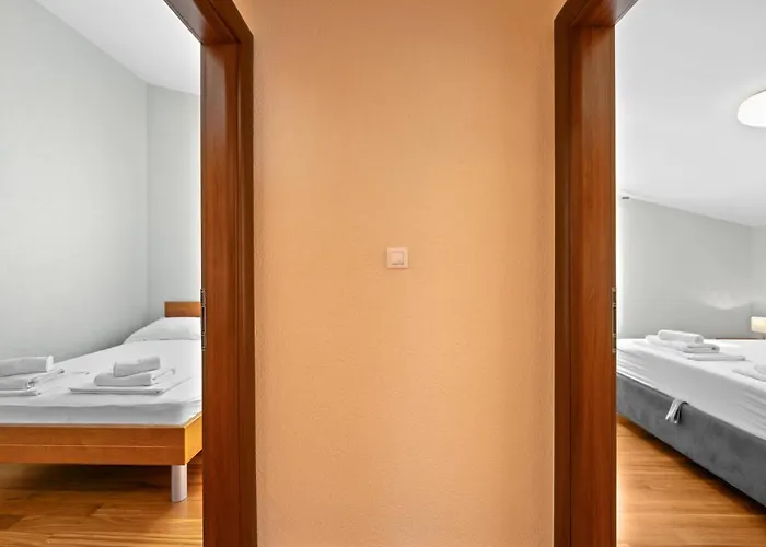 Holiday home Awesome In Kalebova Luka *