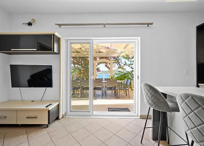 Awesome In Kalebova Luka Holiday home Razanj