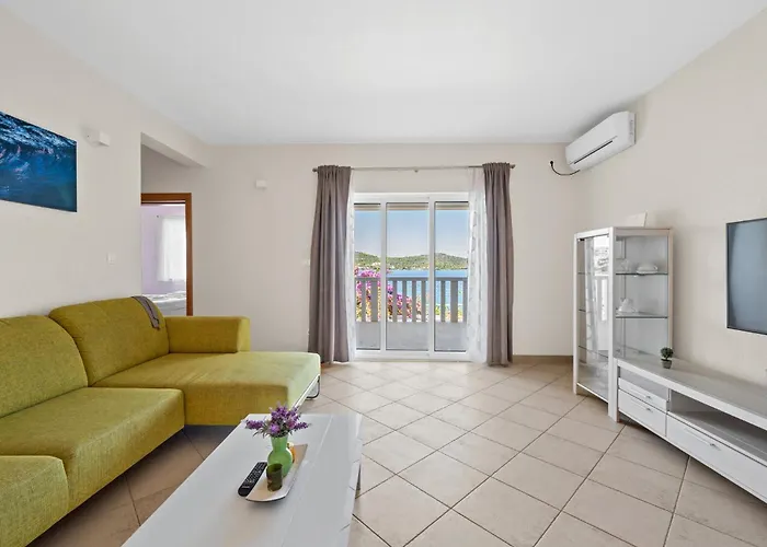 Awesome In Kalebova Luka Holiday home *