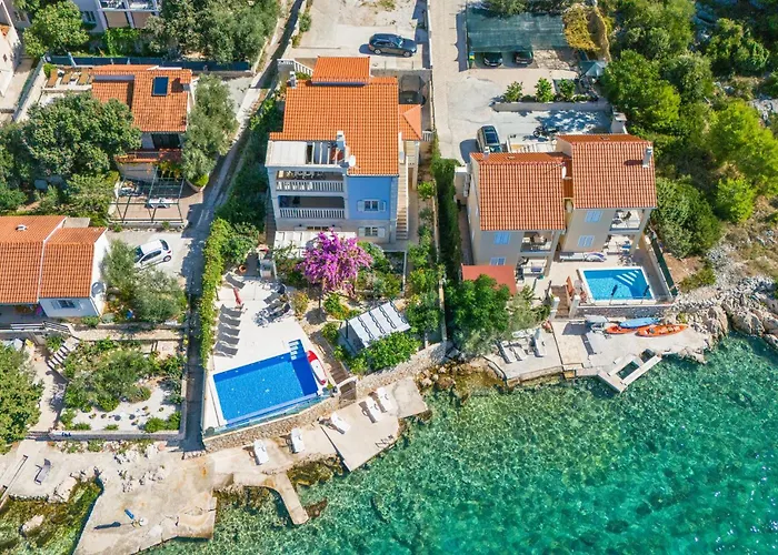 Feriehus Awesome In Kalebova Luka